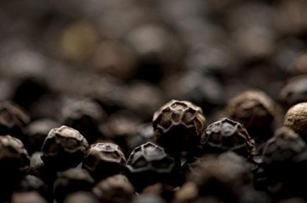 Δέσμευσαν 14 τόνους μαύρο πιπέρι