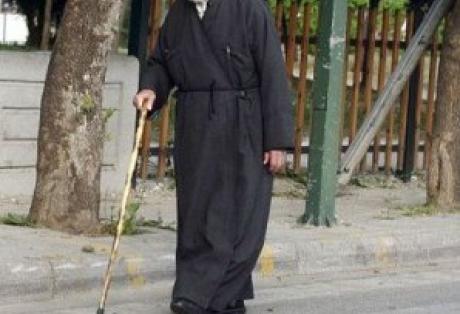 Βαρύς ο πέλεκυς για ζηλιάρη ιερέα