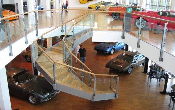 Βόλτα στο μουσείο της Lamborghini
