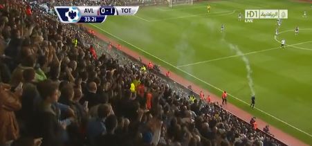 ΒΙΝΤΕΟ-Καπνογόνο χτύπησε τον επόπτη