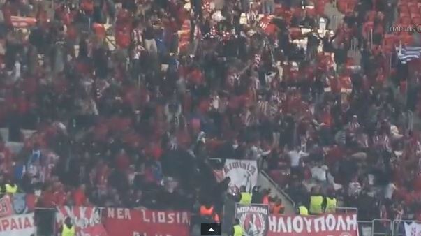 ΒΙΝΤΕΟ-Η “ερυθρόλευκη” κερκίδα στο Ντα Λουζ