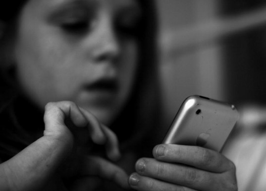 Αυτοκτονία 13χρονου για ένα κινητό
