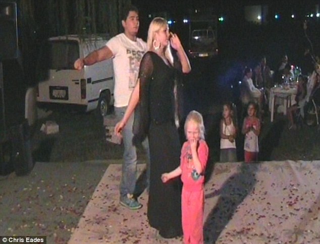 ΒΙΝΤΕΟ-Χρησιμοποιούσαν την Μαρία για να κερδίζουν χρήματα