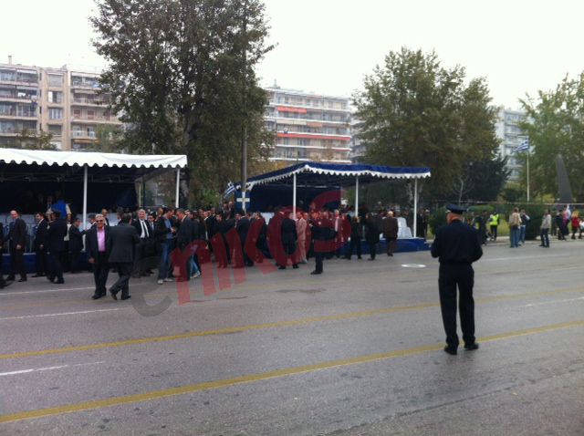 ΦΩΤΟ-Ξεκινάει η παρέλαση