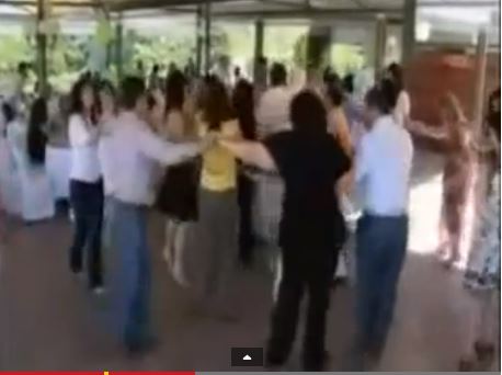 ΒΙΝΤΕΟ-Ο σεισμός διέκοψε το γλέντι