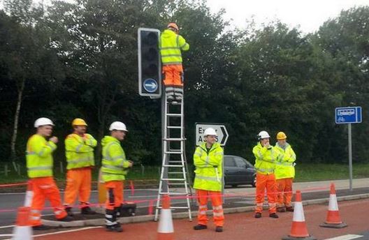 Οι Βρετανοί αποκτούν ελληνικές… συνήθειες