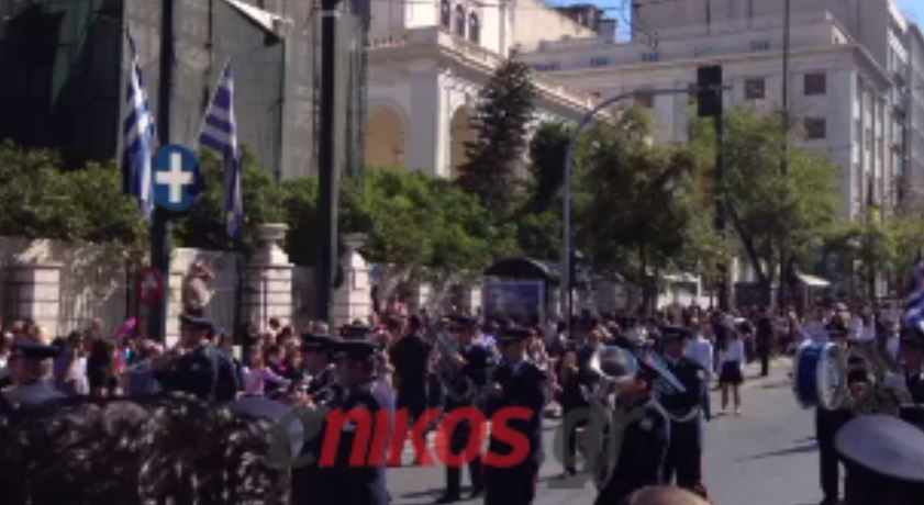 ΒΙΝΤΕΟ-Η παρέλαση στην Πανεπιστημίου