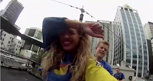 ΒΙΝΤΕΟ-Η πτώση της Μπιγιονσέ