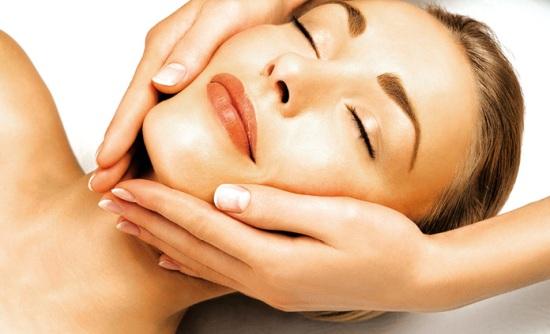 Τρικ για να δείχνεις πιο νέα σε 1 λεπτό