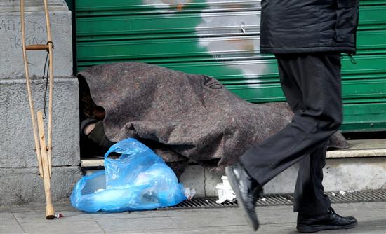 Πρώην νοικοκυραίοι που τώρα ζουν στους δρόμους