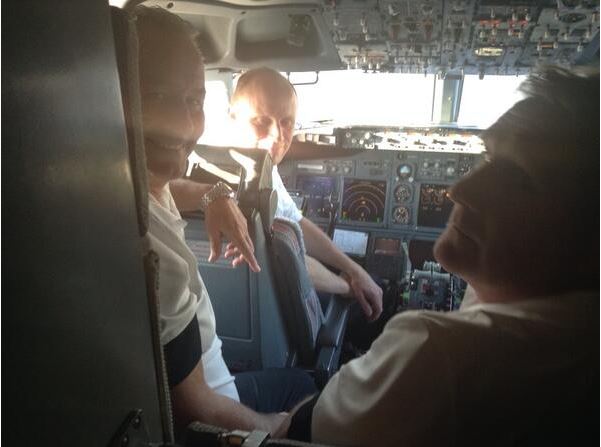 Στο πιλοτήριο αεροπλάνου ο Στέφενς