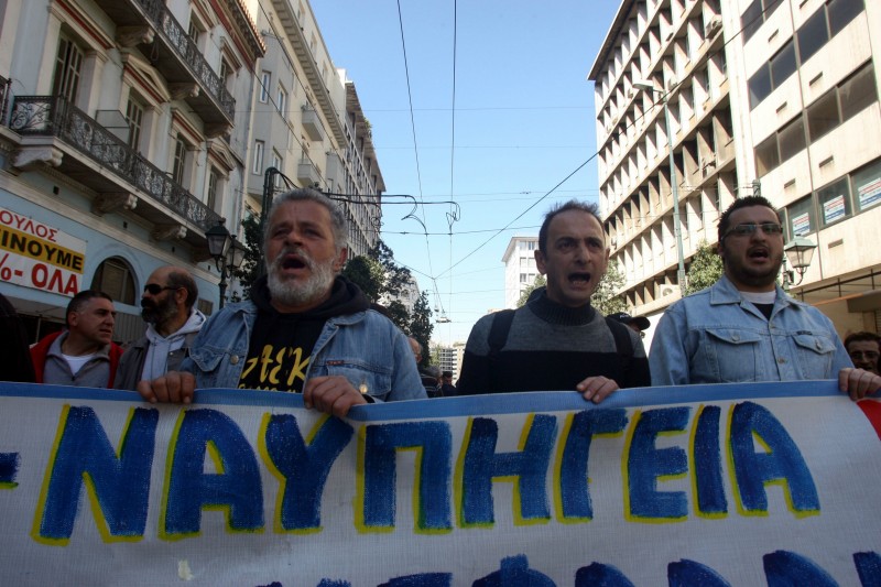Συνεχίζουν τις κινητοποιήσεις οι εργαζόμενοι στα ναυπηγεία