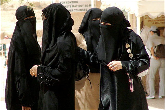 Ιράν:Πιο ανεκτική η αστυνομία με το ντύσιμο των γυναικών