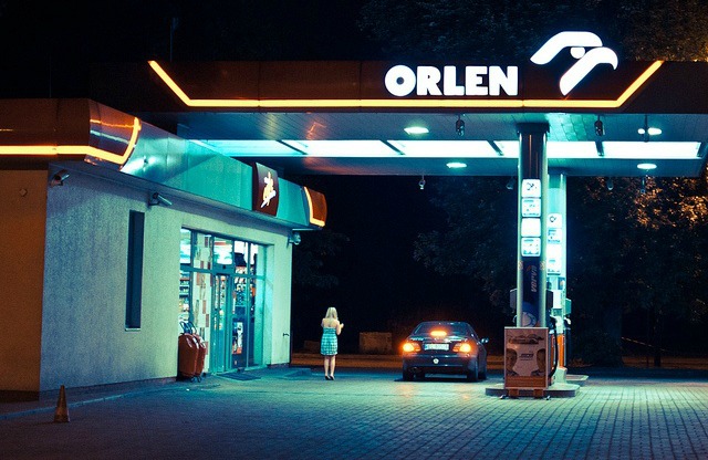 Νιόπαντρος ξέχασε τη σύζυγό του σε βενζινάδικο