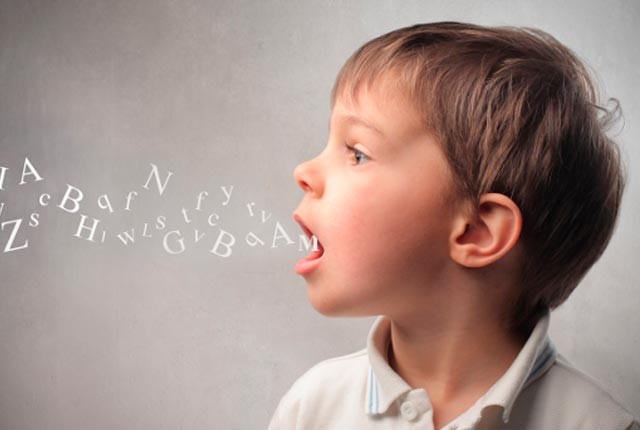 Παιδικός τραυλισμός: Πώς τον αντιμετωπίζουμε;