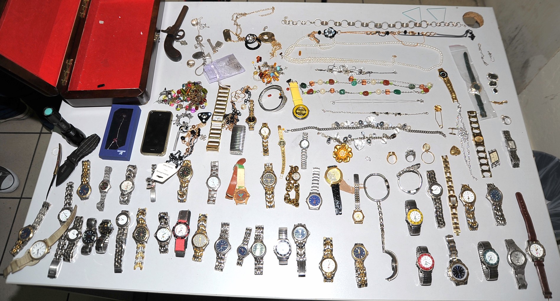 Εξαρθρώθηκε σπείρα με 100 μέλη