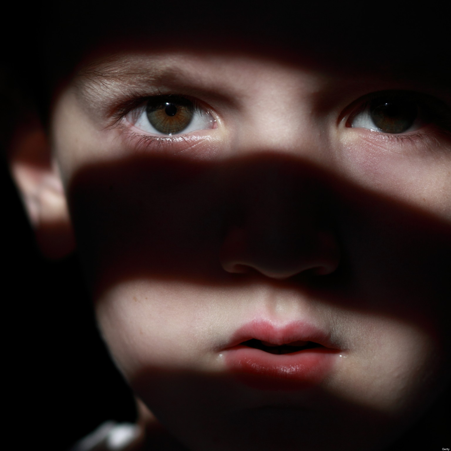 Βίαζαν μέχρι θανάτου μικρά παιδιά