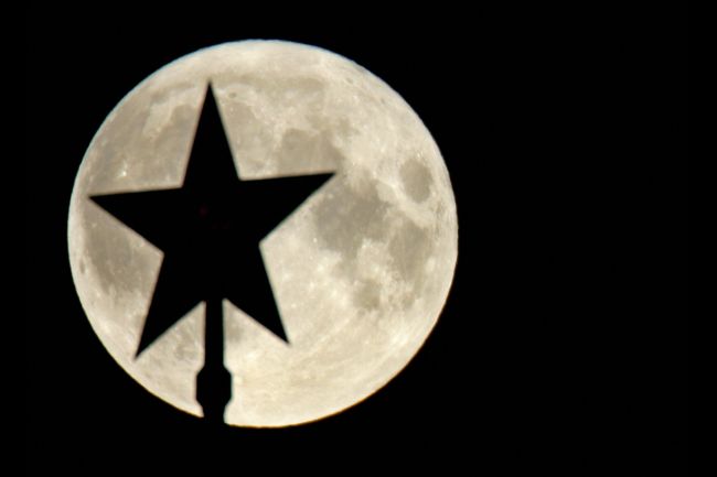 Ρωσική βάση στη Σελήνη;