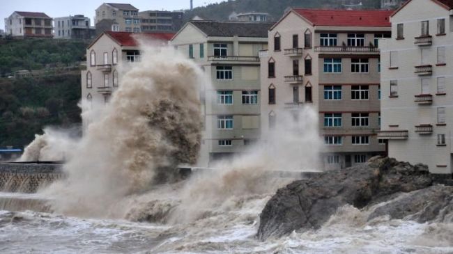 Φονικός τυφώνας πλήττει την Κίνα