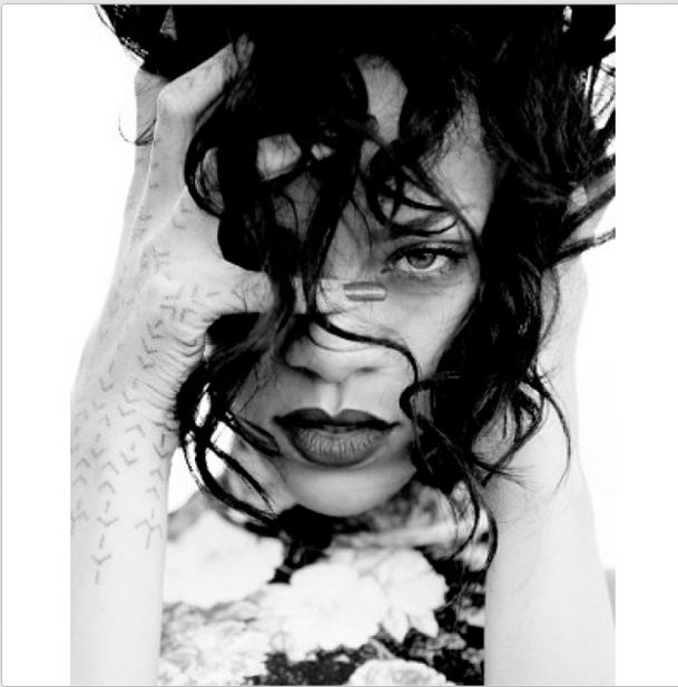 ΦΩΤΟ-Η Rihanna στην Ελλάδα