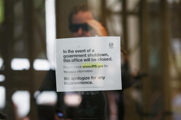 Επιστρέφουν στην εργασία τους