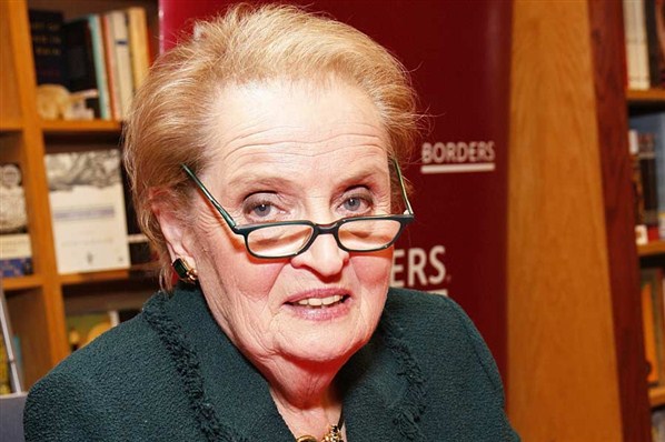 Ολμπράιτ: Οι χώρες κατασκοπεύουν η μία την άλλη