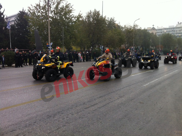 ΦΩΤΟ-Τα οχήματα της παρέλασης