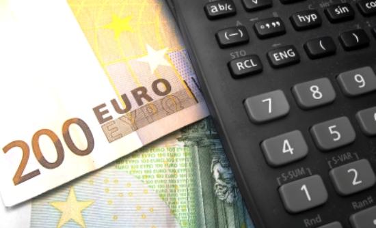 Επέστρεψαν στο 2000 οι μισθοί στην Ελλάδα