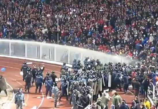 ΒΙΝΤΕΟ-Σοβαρά επεισόδια σε ρωσικό αγώνα