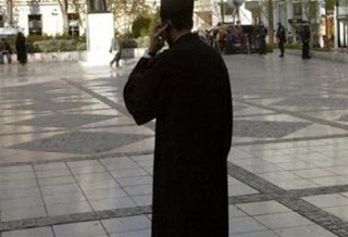 Iερέας «ψάρευε» κορίτσια