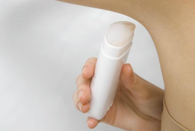 Μύθοι και αλήθειες για τα αποσμητικά