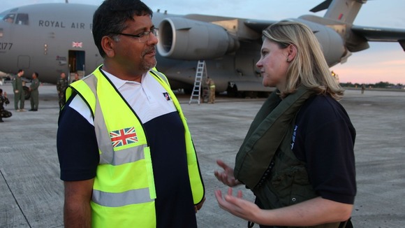 Βρετανία: Νέα βοήθεια στις Φιλιππίνες