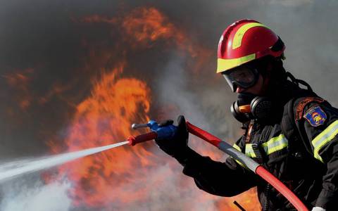 Κρήτη: ΙΧ τυλίχθηκε στις φλόγες