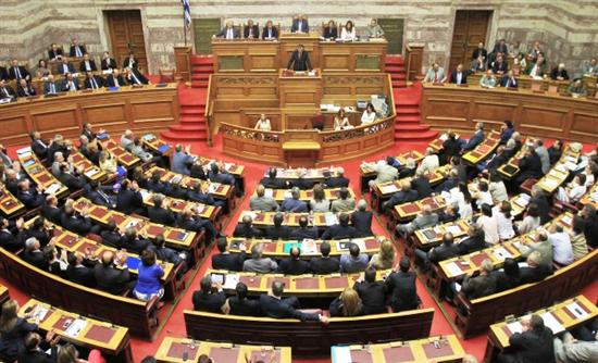 «Γαλαζοπράσινο» μέτωπο ακινήτων