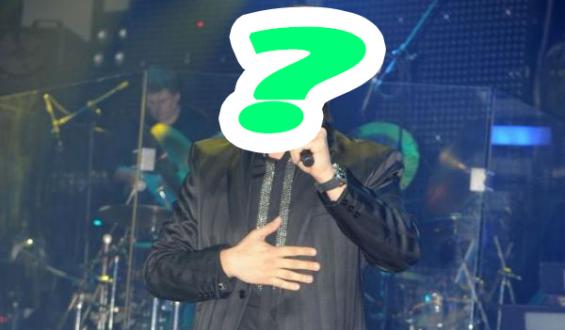 Κρίση στον γάμο του τραγουδιστή;