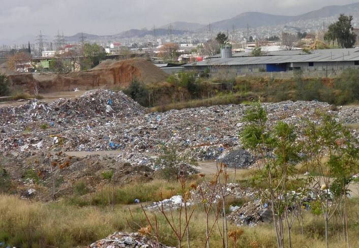ΦΩΤΟ-Ο σκουπιδότοπος του Βοτανικού
