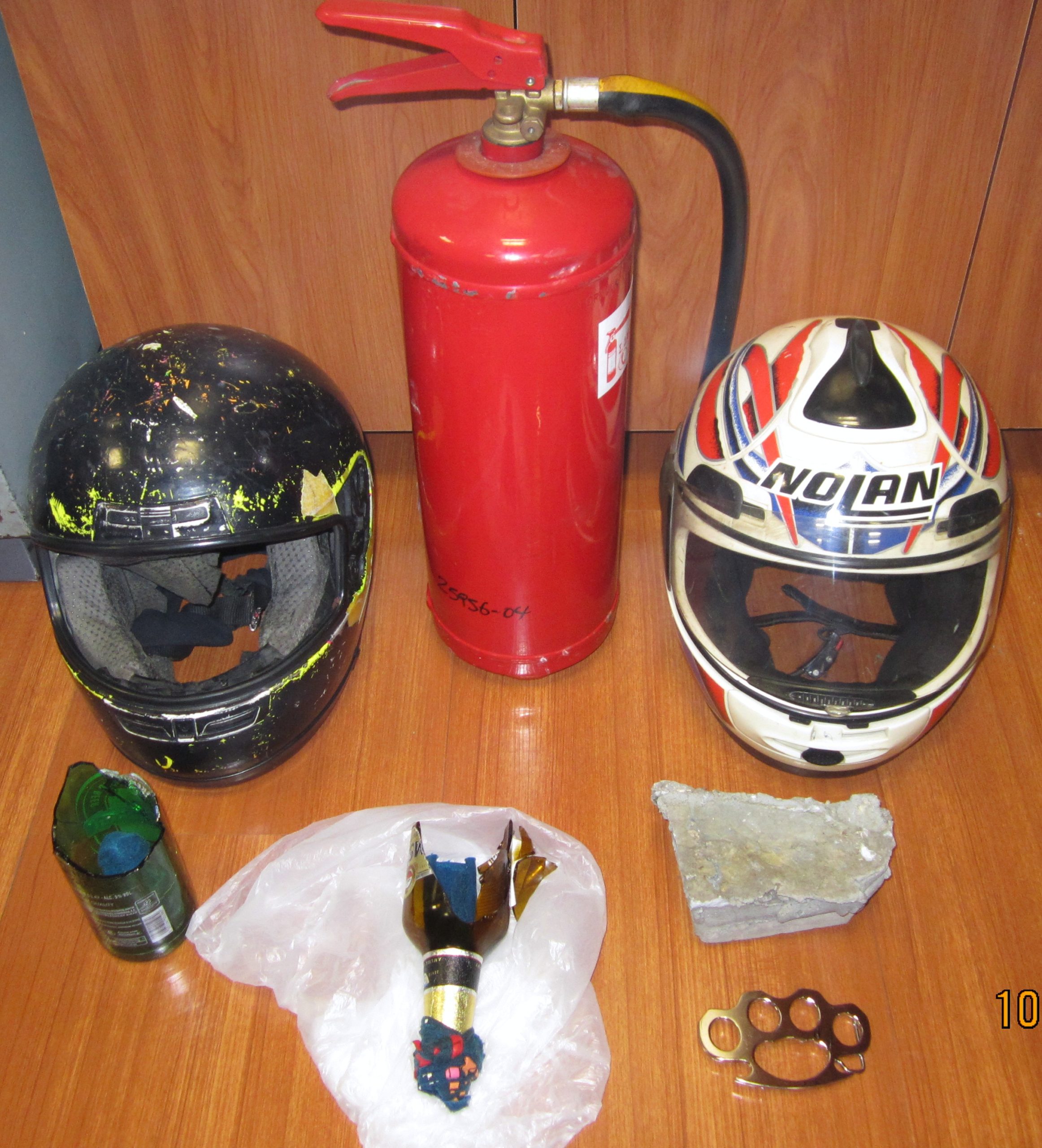 Επιτέθηκαν σε αστυνομικούς