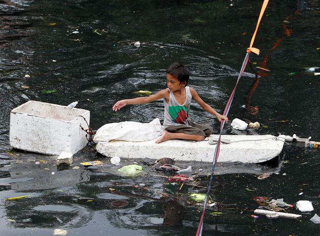 Εκατόμβη νεκρών στις Φιλιππίνες