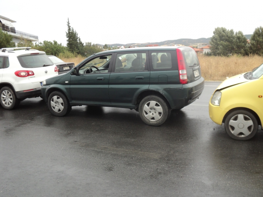 Καραμπόλα στα διόδια