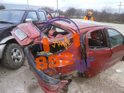 ΦΩΤΟ-ΙΧ έπεσε σε κολώνα