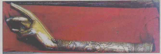 Άρπαξε το ιερό χέρι του Αγ. Πολυκάρπου