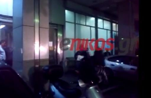 ΒΙΝΤΕΟ-Η άφιξη του Τόμσεν στο ΥΠΟΙΚ