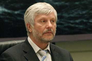 Ο Τατούλης ανακοίνωσε υποψηφιότητα για τις εκλογές του Μαίου