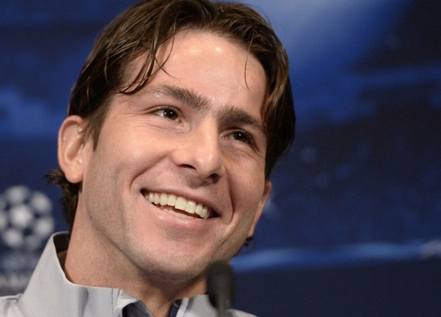 Εγκώμια για Μήτρογλου από Μάξουελ