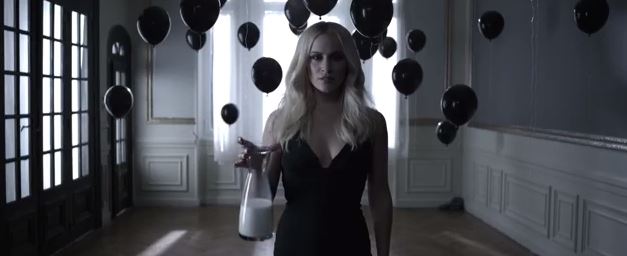 BINTEO-Το πρώτο βίντεοκλιπ της Νάντιας Μπουλέ