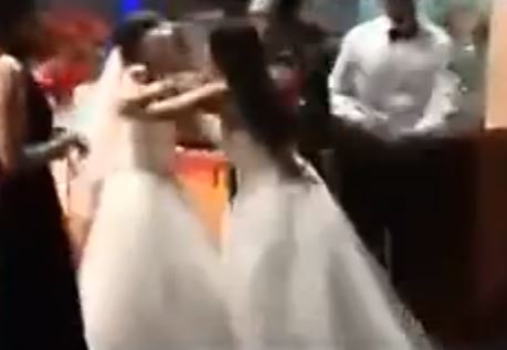 ΒΙΝΤΕΟ-Η ερωμένη του γαμπρού “εισβάλει” στον γάμο του