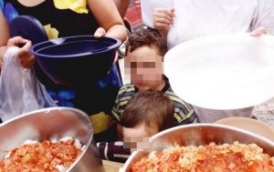 ΣΟΚ “Μαμά πάρε με σπίτι και δεν θα ζητήσω φαγητό”