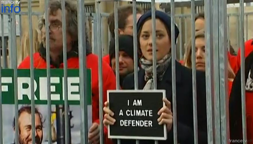 ΒΙΝΤΕΟ-Η Μαριόν Κοτιγιάρ κλείστηκε σε κλουβί
