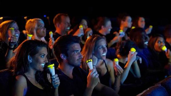 ΦΩΤΟ-Το παγωτό που… λάμπει