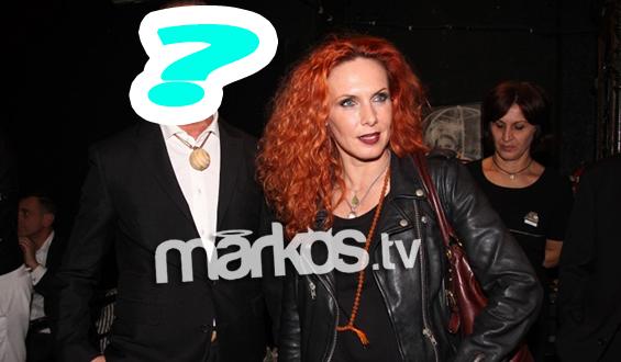 ΦΩΤΟ-Ποιος φόρεσε κοχύλι στο λαιμό;